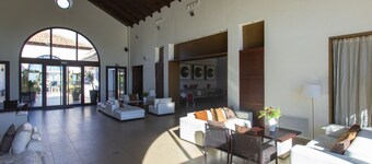 Family Golf Oasis | Disney+, Pool & Sunny Terrace