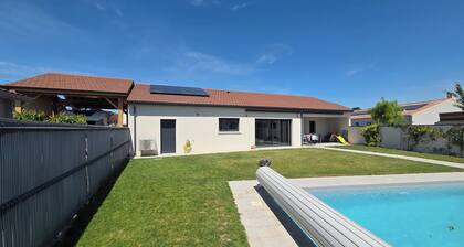 3 bedroom house with swimming pool in Romans-sur-Isère Quiet and secure condominium