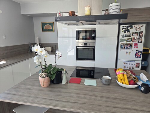 3 bedroom house with swimming pool in Romans-sur-Isère Quiet and secure condominium