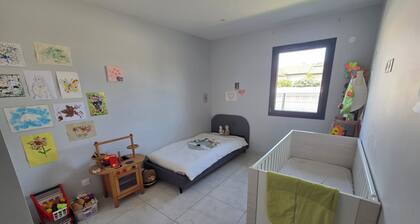 3 bedroom house with swimming pool in Romans-sur-Isère Quiet and secure condominium