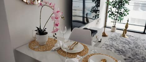 Apartment, Balcony, City View | Dining