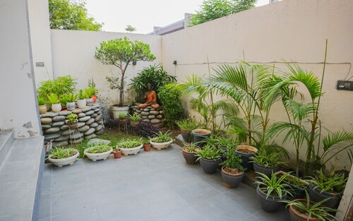 5-bedroom bed & breakfast in welcoming Amritsar with AC comfort