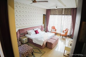 5 bedrooms, iron/ironing board, WiFi, bed sheets - 5-bedroom bed & breakfast in welcoming Amritsar with AC comfort (Amritsar)