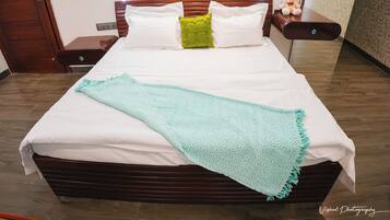 5 Schlafzimmer, Bügeleisen/Bügelbrett, WLAN, Bettwäsche