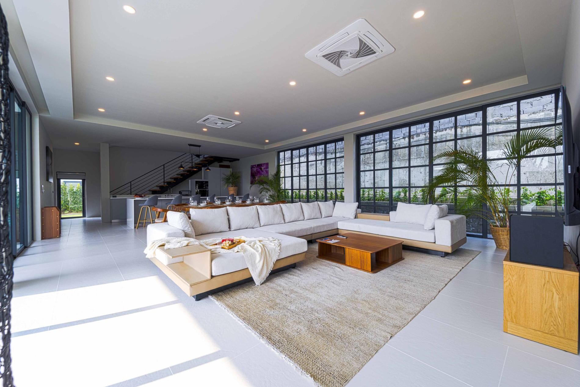 Villa de lujo, 5 habitaciones, no fumadores | Zona de estar | Una televisión de pantalla plana