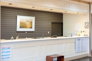 Lobby - hoteruandorentacarrokurokumaru (higashimurogunnachikatuuracyouasahi)
