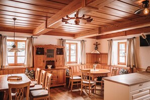 Dining - Seebacher's Diktengut Apartment Charlotte (Radstadt)