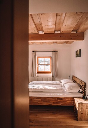 4 bedrooms, travel cot, free WiFi, bed sheets - Seebacher's Diktengut Apartment Charlotte (Radstadt)