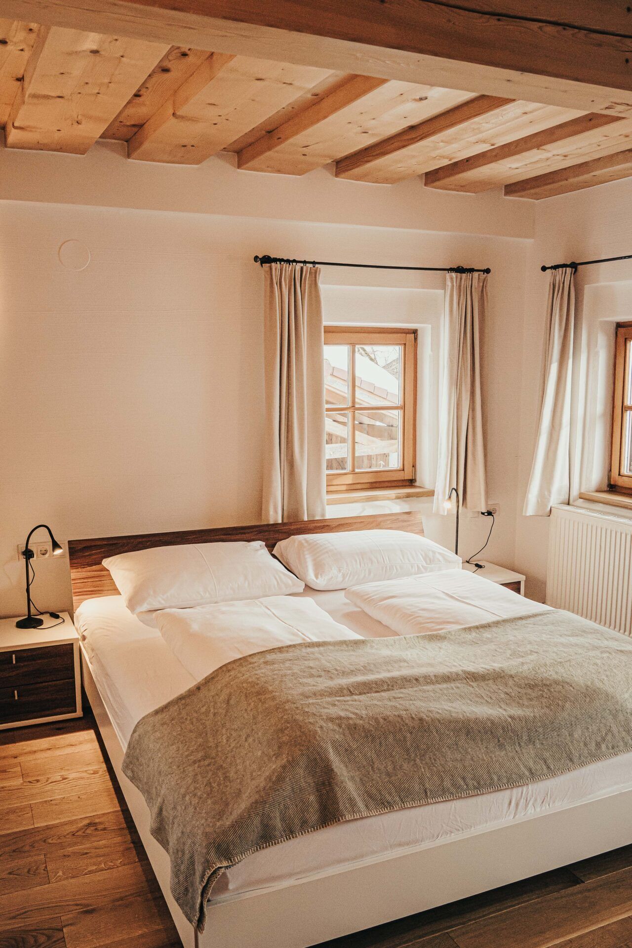 4 Schlafzimmer, Reisekinderbett, kostenloses WLAN, Bettwäsche
