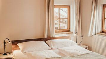 4 Schlafzimmer, Reisekinderbett, kostenloses WLAN, Bettwäsche