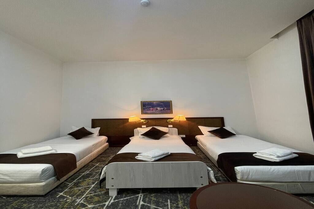 Free minibar, laptop workspace, iron/ironing board, free WiFi