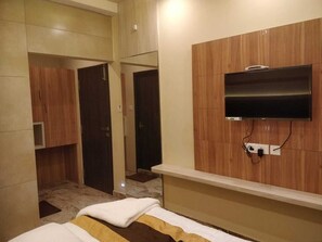 Standard Room - AGP Grand (Tirumohur)