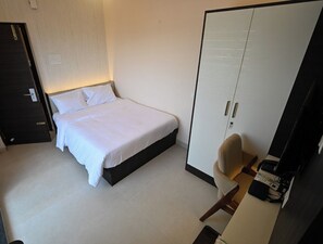 Standard Room - AGP Grand (Tirumohur)