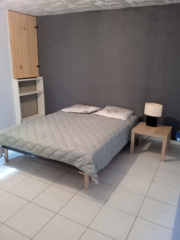 5 chambres, fer et planche Ă repasser, accĂšs Internet, draps fournis