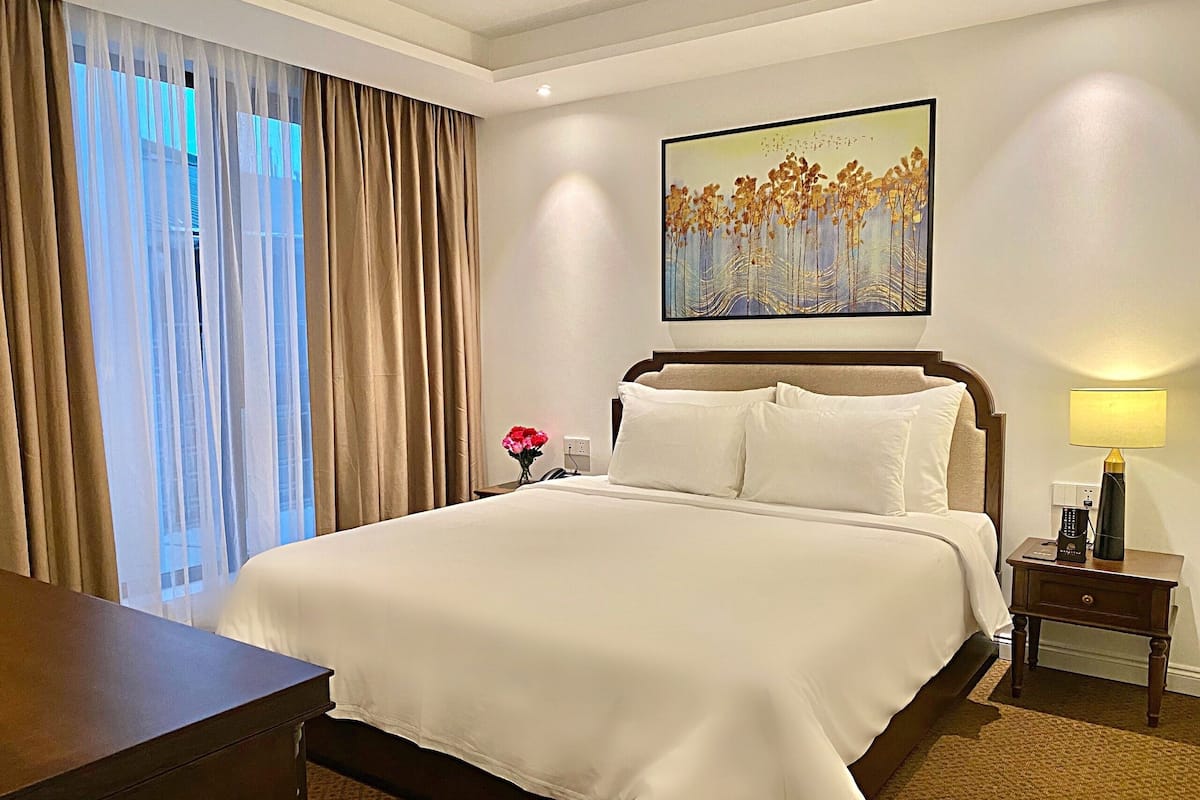 Deluxe Double Room | Blackout drapes, iron/ironing board, WiFi (free)