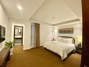 Phòng Suite Executive | Màn/rèm cản sáng, bàn ủi/dụng cụ ủi quần áo 