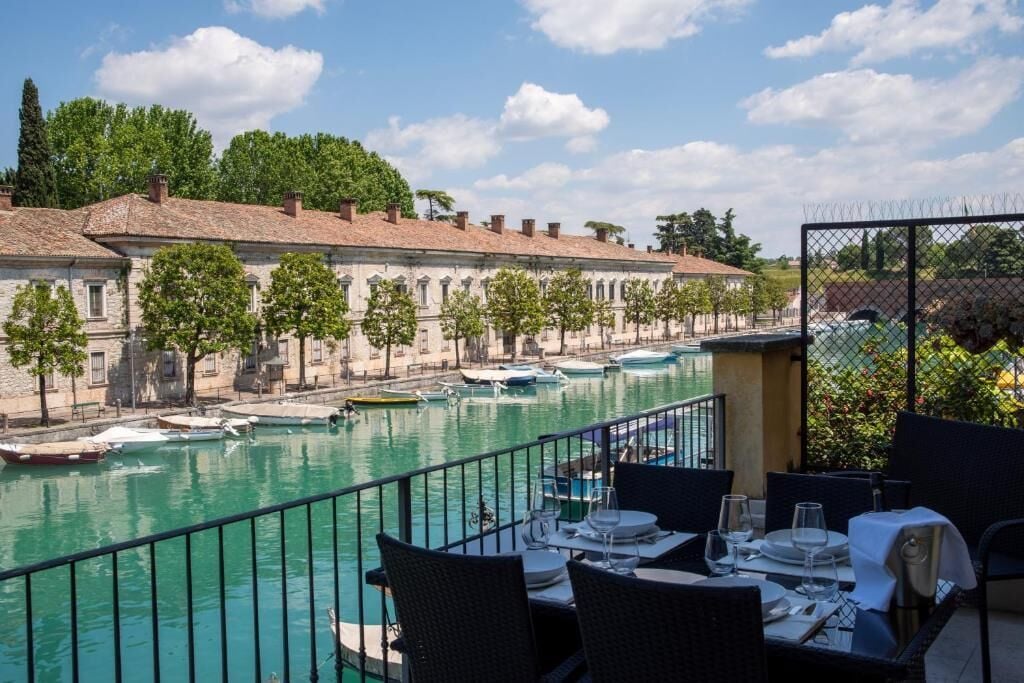 Deluxe Apartment, Balcony, Lake View | Outdoor dining