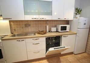 Kühlschrank, Ofen, Herdplatte, Geschirrspüler