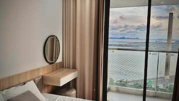 Apartamento, sacada, vista para o mar