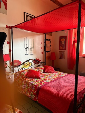 1 chambre, fer et planche à repasser, Wi-Fi, literie fournie