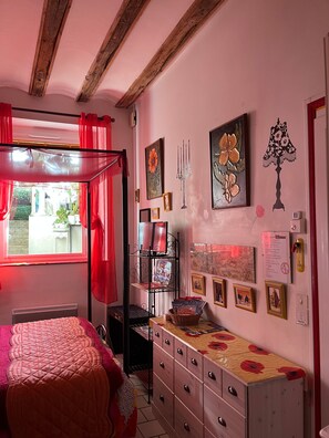 1 室のベッドルーム、アイロン / アイロン台、WiFi、ベッドシーツ