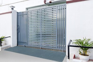 House | Reception - Deluxe Sealdah Railway Station Near Creek Row (Kolkata)