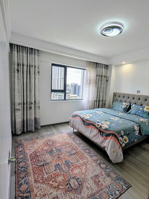 2 bedrooms, WiFi, bed sheets, wheelchair access - Luxury 2-BR apartment in Westlands, with children's playground and gym access. (Nairobi)