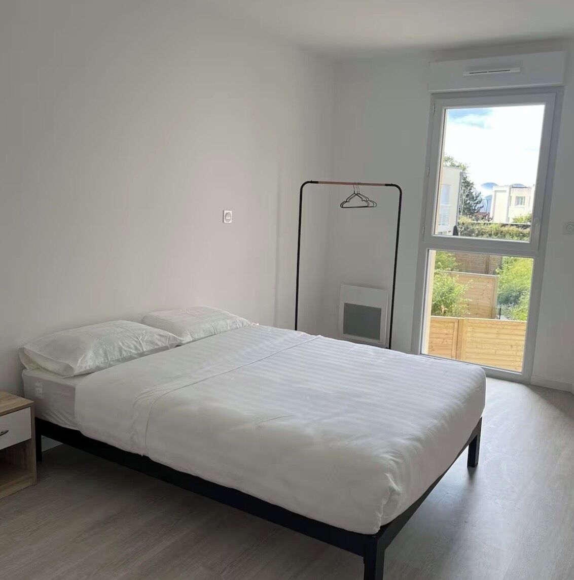 2 bedrooms, iron/ironing board, travel crib, free WiFi