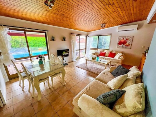 Bonhaven Deluxe King Room with private Bathroom
