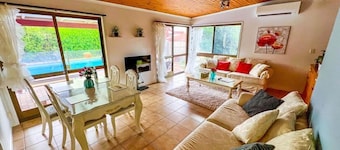 Bonhaven Deluxe King Room with private Bathroom