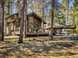 Exterior - Cozy 2-bedroom house in Sunriver with outdoor adventure and amenities (Sunriver)