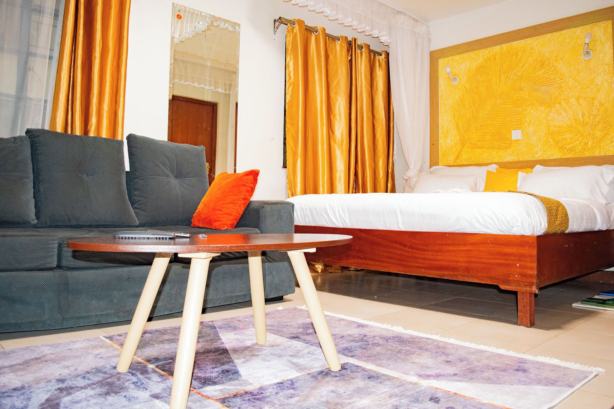 Iron/ironing board, Internet, bed sheets