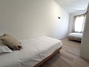1 habitación, tabla de planchar con plancha y wifi 