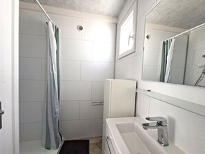 Shower - Philippe’s House 150m from the Beach (La Tranche-sur-Mer)
