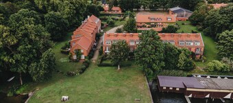 Giebelwohnung auf Gutshof. Idyllische Lage am Ruppiner See 1 Std. vor Berlin