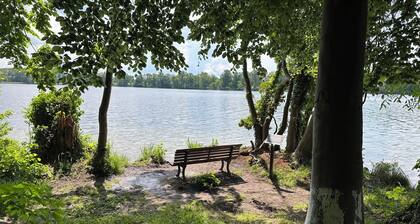Giebelwohnung auf Gutshof. Idyllische Lage am Ruppiner See 1 Std. vor Berlin