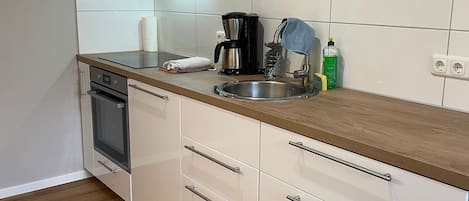 Oven, stovetop, dishwasher