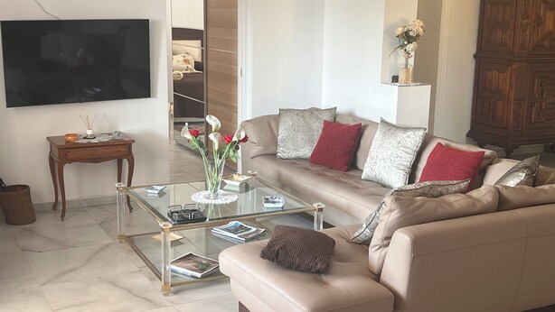 Living area - Villa in Marbella near the beach, private pool, 4 bedrooms, 3 bathrooms, sleeps 10 (Marbella)