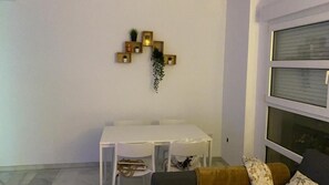 Dining - Apartment 'Acogedor En Bahía' with Wi-Fi and Air Conditioning (Cádiz)