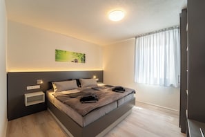 Apartment, 2 Bedrooms, Mobility Accessible, Kitchen | Desk, laptop workspace, blackout drapes, soundproofing - Aparthotel Neckartal (Remseck am Neckar)