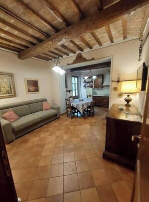 Living area - The Writing Desk (Scarperia e San Piero)