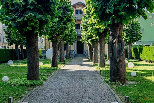 [Country Refuge] Langhe at 50km • Sea at 30min