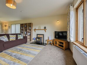 TV - The New House by Interhome (Drumnadrochit)