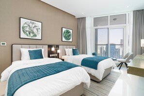 Business Apartment, 2 Bedrooms, Kitchen, Bay View | Egyptian cotton sheets, premium bedding, down comforters, in-room safe - Gala Guests - Maison Prive Collection (Dubai)