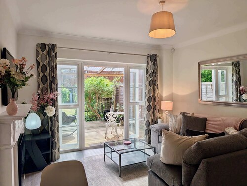 Pinner Gem: Quiet Home with private garden