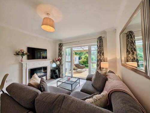 Pinner Gem: Quiet Home with private garden