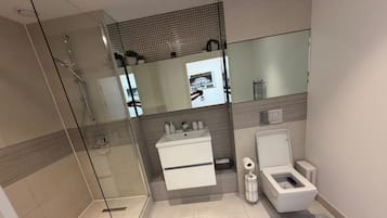 Separate tub and shower, deep soaking tub