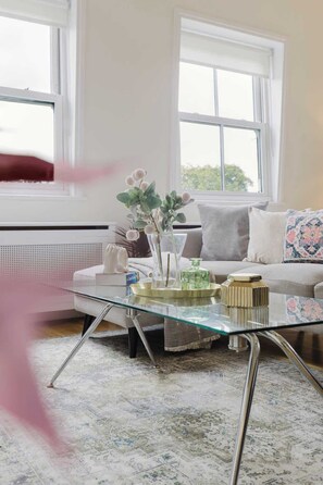 TV, video games, offices - Stunning 2BR/2BA w/Views & AC (Greater London)