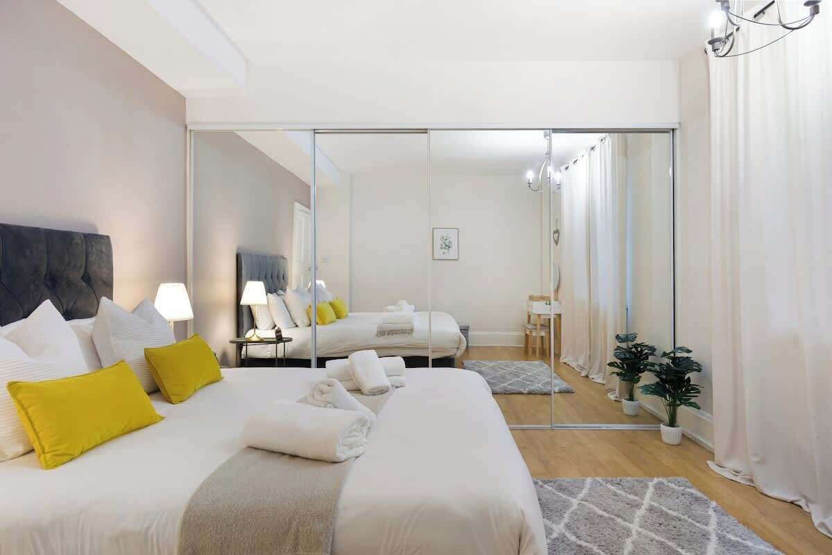 Desk, iron/ironing board, travel crib, WiFi