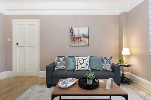 TV, video games, offices - 2BR/BA-Ground Floor-Kensington (Greater London)